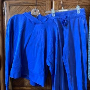 Joylab sweatshirt hoodie and sweatpants